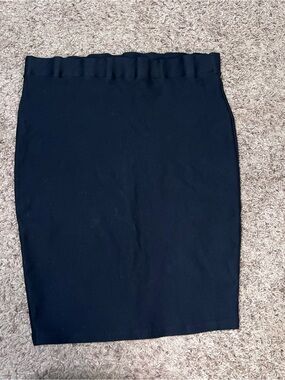 Torrid Black Pencil Skirt | Size 4 | Stretch Pull-On Midi